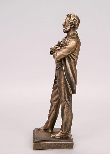 Figurine of Raffi (Akhop Melik-Akopyan)