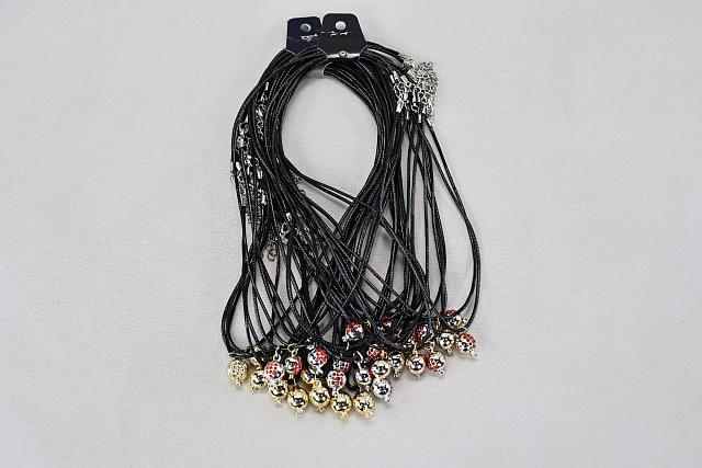 Pendant with garnet