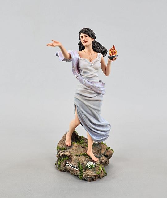 Aghtamar figurine with a scarf (hand-painted)