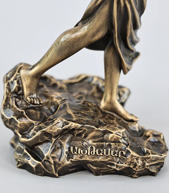 Figurine of Akhtamar with Scarf