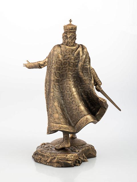 Statue of Tiridates III - New