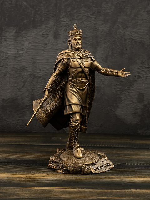 Statue of Tiridates III - New