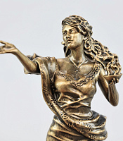 Figurine of Akhtamar with Scarf