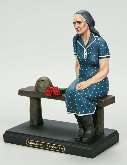 Figurine of Arshaluis Kanjyan (hand-painted)