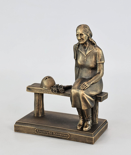 Figurine of Arshaluis Kanjyan