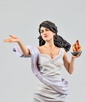 Aghtamar figurine with a scarf (hand-painted)