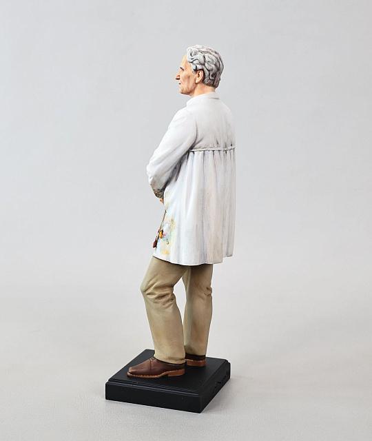 Martiros Saryan figurine (hand-painted)