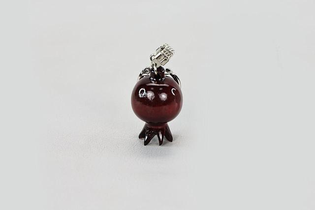 Garnet keychain (smooth)
