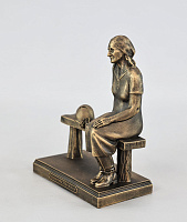 Figurine of Arshaluis Kanjyan