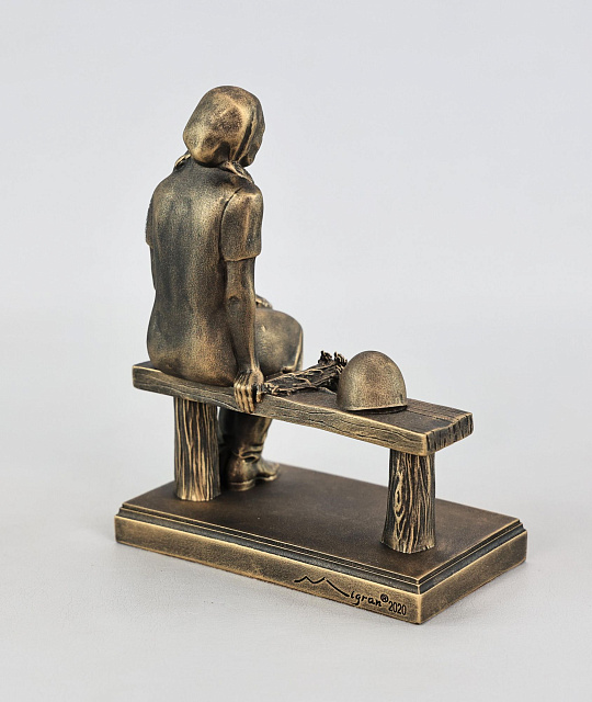 Figurine of Arshaluis Kanjyan