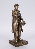 Figurine of the Giver