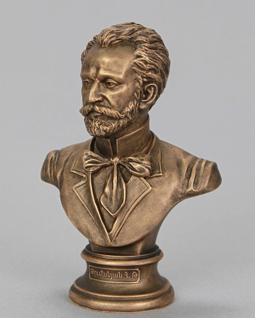 Hovhannes Tumanyan (bust)