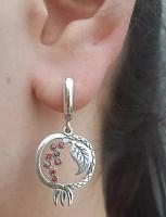 Earrings with garnet (metal)