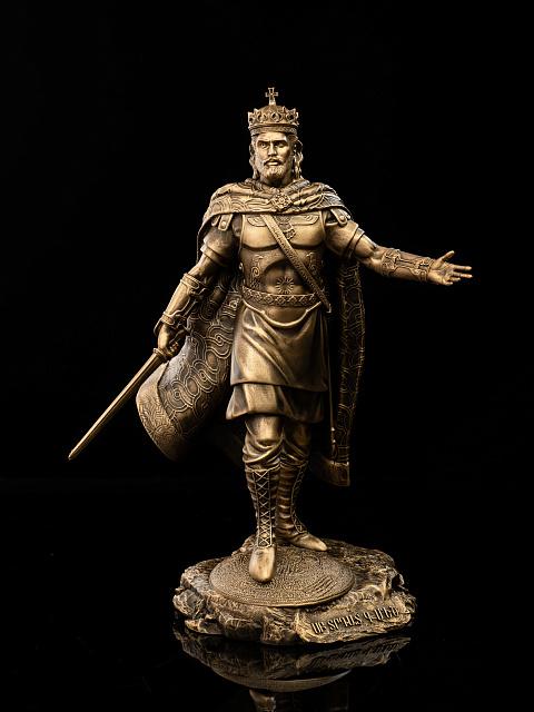 Statue of Tiridates III - New