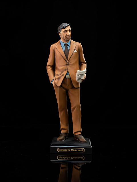 Statue of Frunzik Mkrtchyan (hand-painted)