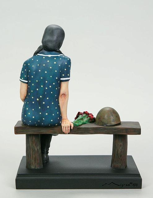 Figurine of Arshaluis Kanjyan (hand-painted)