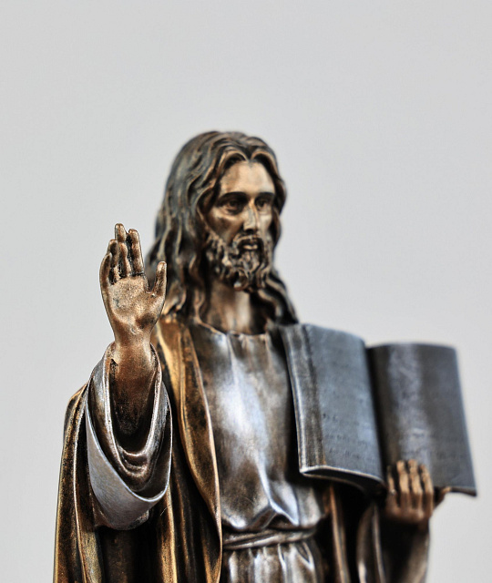 Statuette Jesus with the Old Testament (Vernissage color)