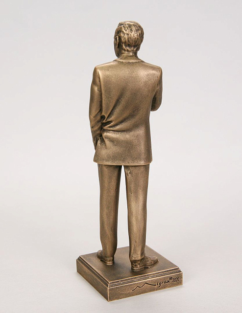 Figurine of Charles Aznavour