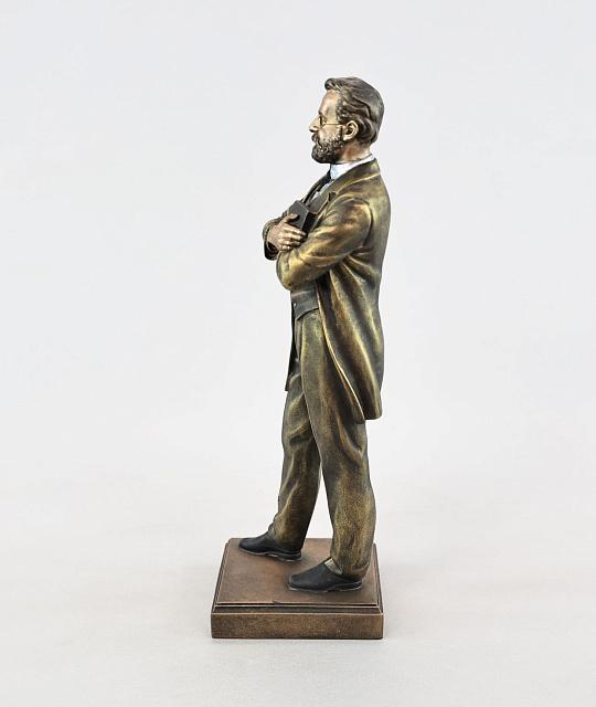 Figurine of Raffi (Akhop Melik-Akopyan) (Vernissage color)