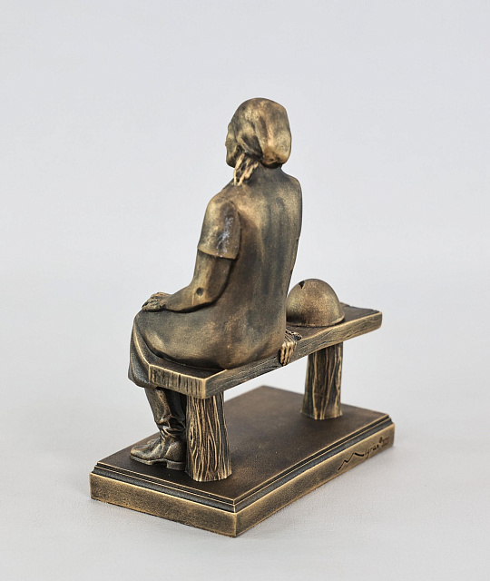 Figurine of Arshaluis Kanjyan