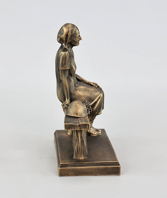 Figurine of Arshaluis Kanjyan