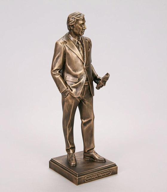 Figurine of Frunzik Mkrtchyan