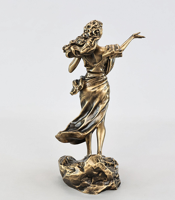 Figurine of Akhtamar with Scarf