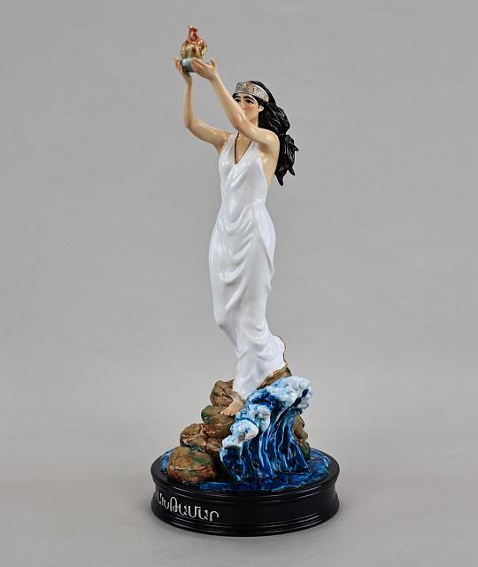 Figurine of Akhtamar (hand-painted)