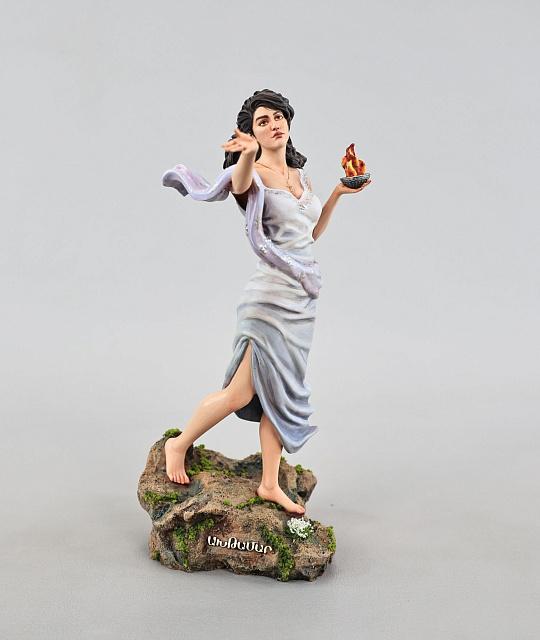 Aghtamar figurine with a scarf (hand-painted)