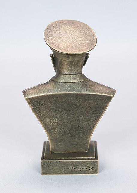 Bust of Ivan Bagramyan