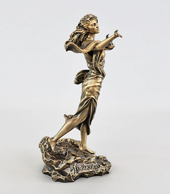Figurine of Akhtamar with Scarf