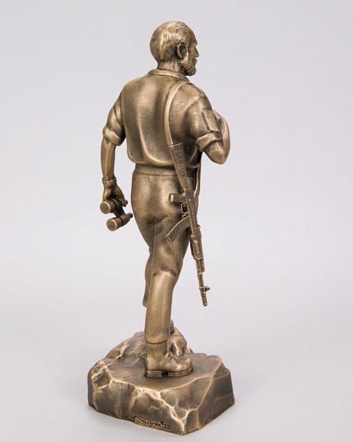 Figurine of Monte "Avo" Melkonian
