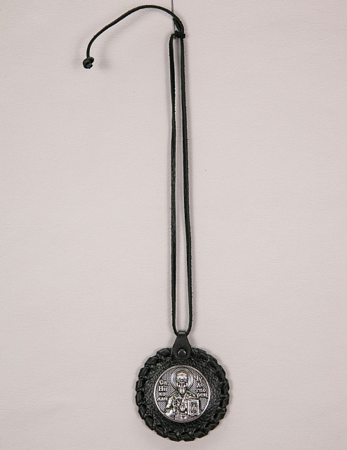 Medallion with the image of St. Nicholas the Wonderworker (woven)