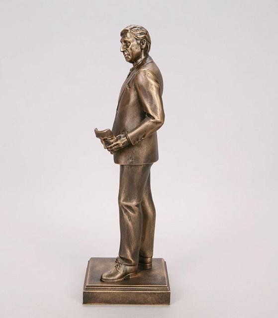 Figurine of Frunzik Mkrtchyan